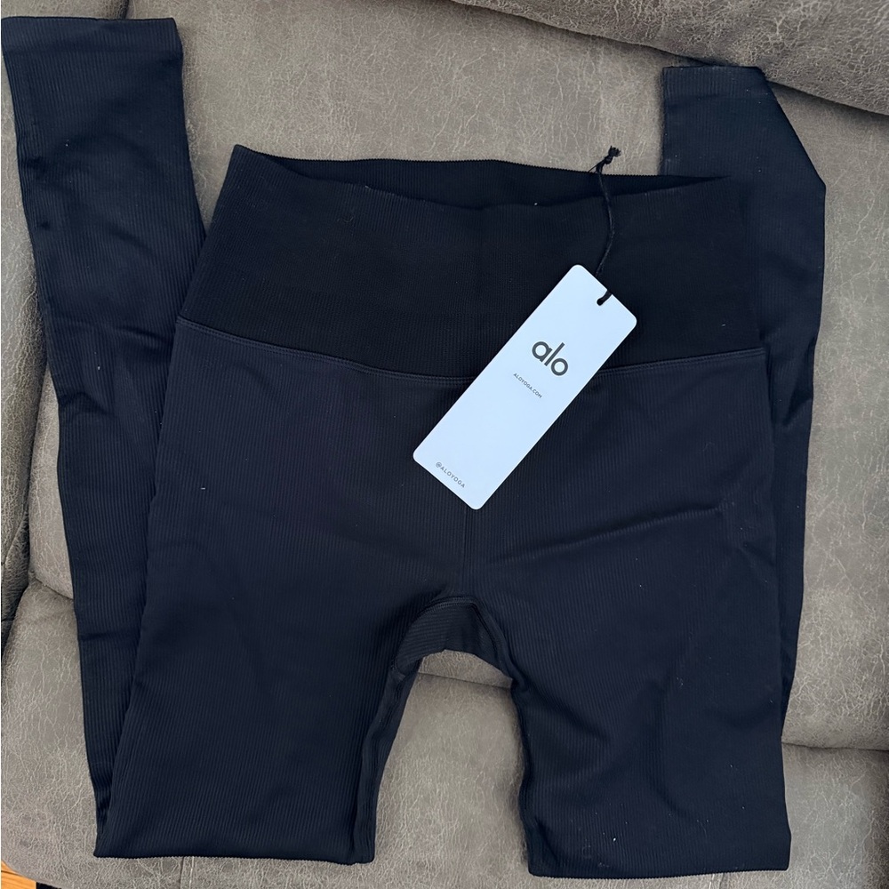 NWT ALO RIBBED LEGGINGS SIZE SMALL